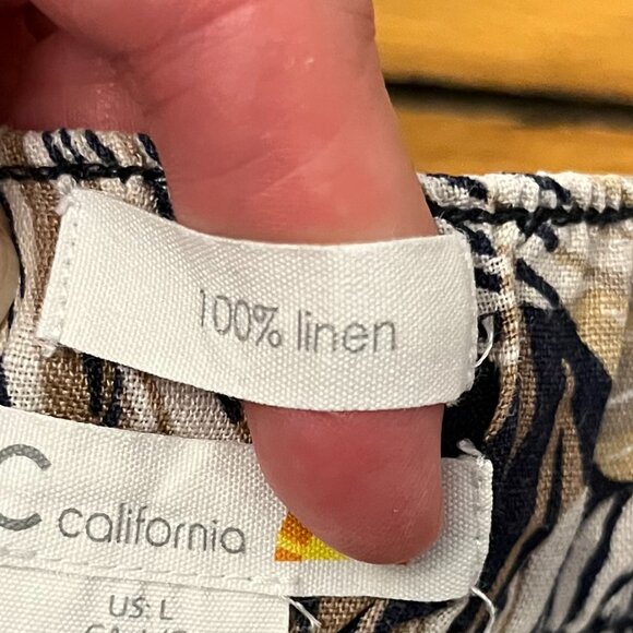 C&C California Tropical Print Linen Blend Short, Size Large - Picture 6 of 9